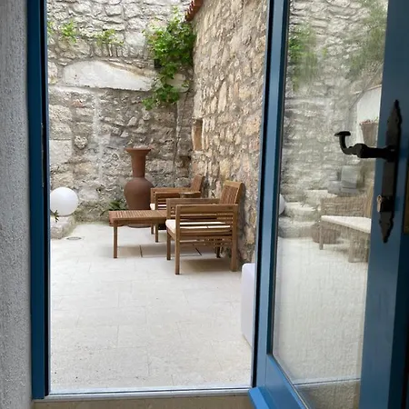 Murter-sun Stone House *