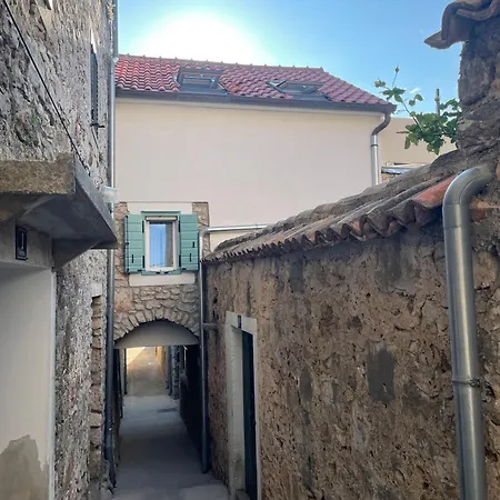 Murter-sun Stone House *