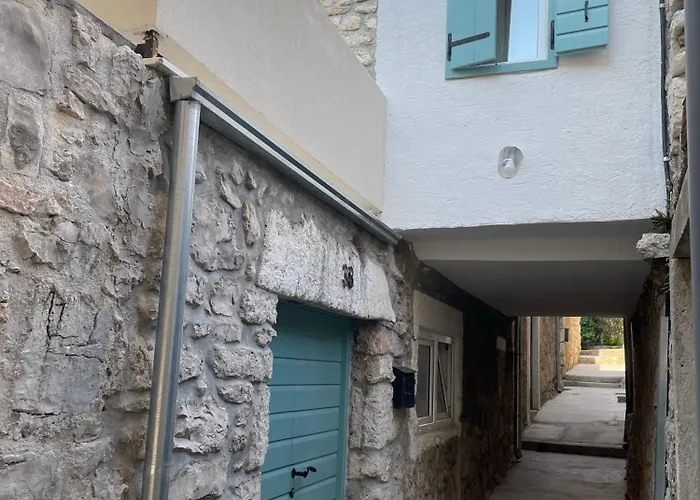 Murter-sun Stone House *