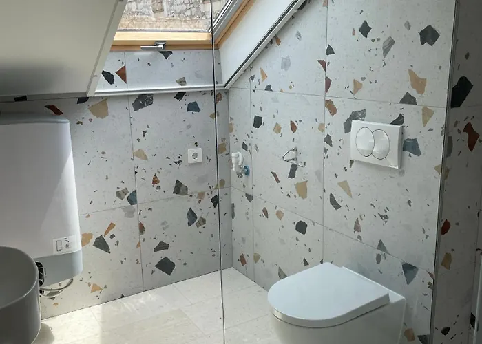 Murter-sun Stone House *