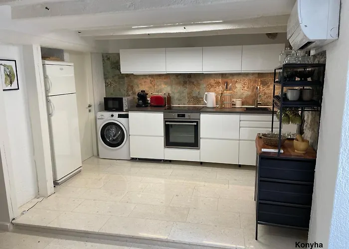 Murter-sun Stone House * Муртер