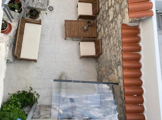 Murter-sun Stone House * Муртер