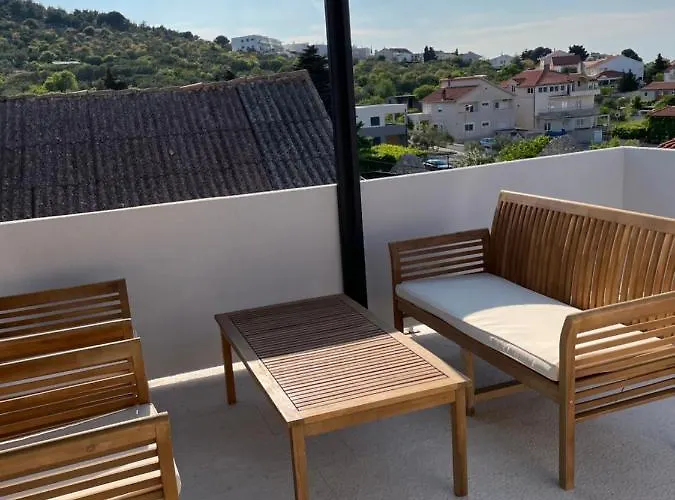 Murter-sun Stone House Муртер