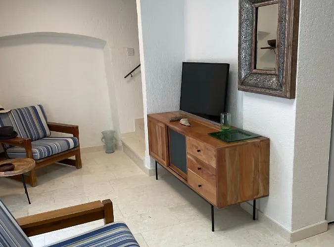 Murter-sun Stone House Муртер